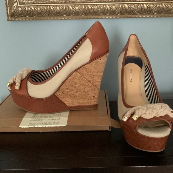 Gianni Bini Nautical Knot Peeptoe Platform‎ Wedges - Picture 1 of 4